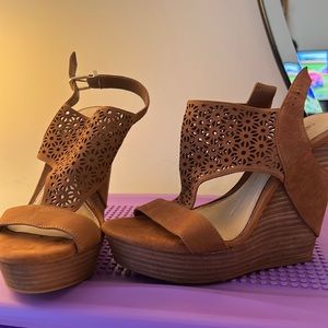 Womens wedge sandals